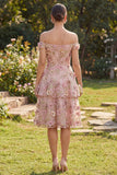 Vestido midi floral com aplicação do ombro em tule fúcsia cor-de-rosa em linha A para Convidada de Casamento
