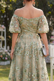 Vestido midi floral, com missangas em tule linha A fora dos ombros para Convidada de Casamento