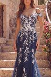 Vestido longo de baile floral em tule com ombros frios e sereias azul-marinho com apliques