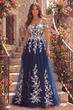 Vestido longo de baile de finalistas azul-marinho com ombros descobertos em tule