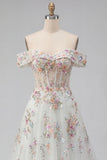 Espartilho floral branco brilhante com contas caídas no ombro Um vestido de noiva longo de linha