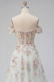 Espartilho floral branco brilhante com contas caídas no ombro Um vestido de noiva longo de linha