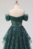 Vestido longo de baile de finalistas verde-escuro cintilante, lantejoulas no ombro, espartilho franzido