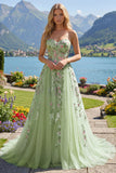 Vestido de Baile de Tule A-Line Bordado Floral Verde Sem Alças