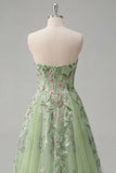 Vestido de Baile de Tule A-Line Bordado Floral Verde Sem Alças