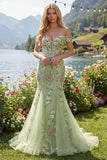 Vestido de Baile de Tule Bordado com Sereia Verde Ombros Descobertos