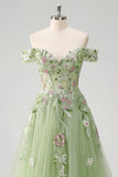 Vestido de Baile Longo Verde com Ombro a Ombro Padrão Floral e Apliques