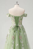 Vestido de Baile Longo Verde com Ombro a Ombro Padrão Floral e Apliques