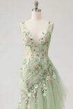 Vestido de Baile de Finalistas Verde Floral com Decote em V e Folhos Aplicados à Sereia