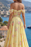 Vestido longo de baile de finalistas amarelo brilhante, floral no ombro e folhos, com contas