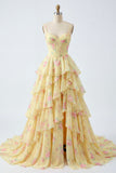 Vestido de Baile de Finalistas Amarelos de Alças Finguetes Com Espartilho Floral e Folhos