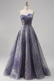 Elegante vestido de baile estrelado, com corpete escultórico e franzido e saia em linha A