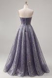 Elegante vestido de baile estrelado, com corpete escultórico e franzido e saia em linha A