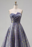 Elegante vestido de baile estrelado, com corpete escultórico e franzido e saia em linha A