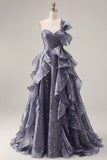 Vestido de baile azul poeirento, um ombro comprido, com laço oversized e folhos em cascata