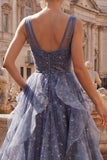 Elegante vestido de baile azul poeirento em tule com decote em V e folhos em camadas