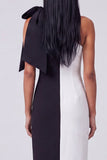 Vestido Maxi Bodycon de Um Ombro Preto e Branco com Laço