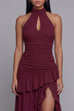 Vestido formal com folhos e fenda Cortada em Borgonha em Halter