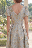 Vestido longo de mãe da noiva Jacquard azul poeirento, decote em V, com mangas bufantes