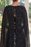 Vestido longo de mãe da noiva em tule preto bordado com capa
