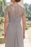 Vestido de Mãe da Noiva com bainha cinzenta, missangas e franzidas,