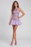 Vestido de cocktail curto de gola redonda com contas lilases brilhantes e folhos