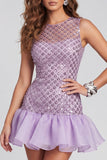 Vestido de cocktail curto de gola redonda com contas lilases brilhantes e folhos
