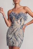 Vestido de cocktail curto, justo, apertado e apertado azul poeirento, sem alças, com folhos