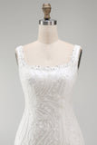 Vestido de cocktail curto, curto e justo, branco branco de alças grossas com misangas