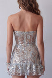 Vestido de cocktail curto justo, justo, apertado de sálvia de sálvia poeirento, sem alças,