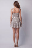 Vestido de cocktail curto cinzento cinzento brilhante A Line Vestido de cocktail curto com missangas florais