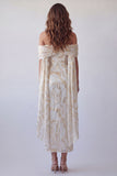 Vestido Formal Midi Estampado Bodycon Champanhe com Ombros Descobertos e Capa