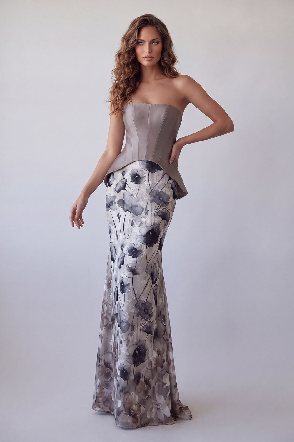 Vestido Formal Longo Vintage Floral de Sireia Malva em Chiffon Sem Alças