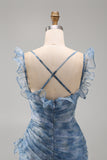 Vestido formal longo floral ondulado em chiffon azul empoeirado de sereia com folhos