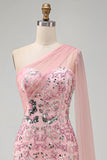 Vestido comprido de mãe da noiva cor-de-rosa brilhante com missangas de sereia e capa lateral