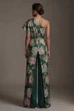 Macacões florais verde-escuros com um ombro comprido da mãe da noiva e bolsos