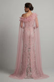 Vestido comprido de mãe da noiva com missangas cor-de-rosa e sereia brilhante com folhos e capa