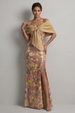 Vestido longo de mãe da noiva com sereia floral amarelo brilhante e fenda