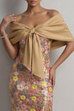 Vestido longo de mãe da noiva com sereia floral amarelo brilhante e fenda
