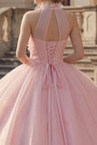 Vestido de baile blush com gola halter e aplicação Quinceañera