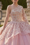 Vestido de baile cor-de-rosa, vestido de quinceanera com contas e folhos de um ombro