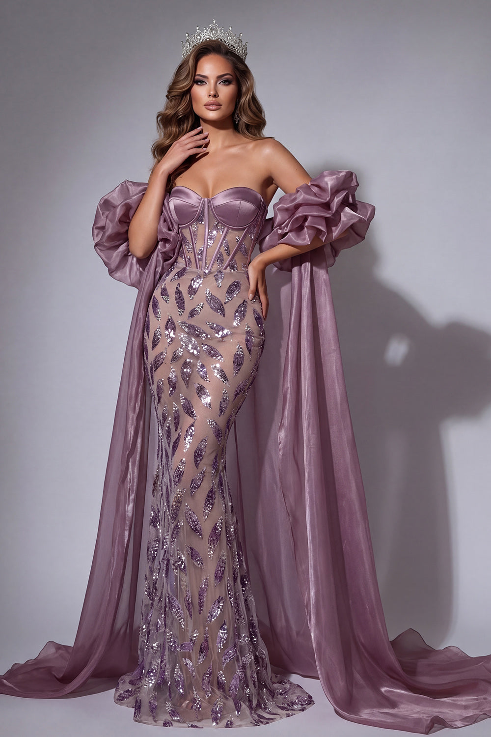 Vestido de concurso vintage brilhante de espartilho malva em forma de sereia longa com missangas e folhos e capa