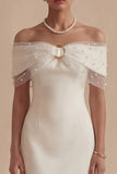 Vestido de formatura branco de ombros franzidos, curto e justo