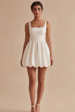 Vestido Curto de Graduação Linha A de Decote Quadrado Branco