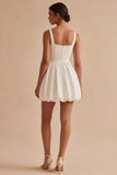Vestido Curto de Graduação Linha A de Decote Quadrado Branco
