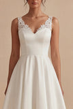 Vestido de Noivado Maxi branco em V-Line, com renda