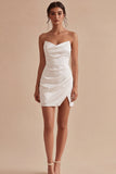 Vestido Branco Justo, Bodycon Sem Alças, Franzido, com Fenda
