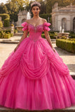 vestido de baile fucsia com missangas e vestido de quinceanera