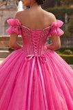 vestido de baile fucsia com missangas e vestido de quinceanera