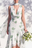 Vestido de Dama de Honor Floral Verde com Decote V e Lenço